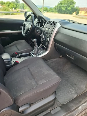 Suzuki Grand Vitara 2.4 benzina+GPL 90l, SUV - Off Road, 3 uși, 190.500km, 2011 - imagine 6