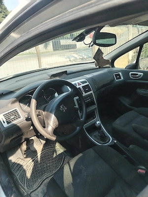 Dezmembrez peugeot 307  - imagine 3