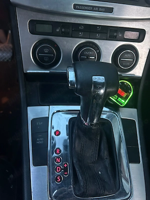 Vând pasat b6 an 2008 motor 2.0 kilometri 350.000  - imagine 9