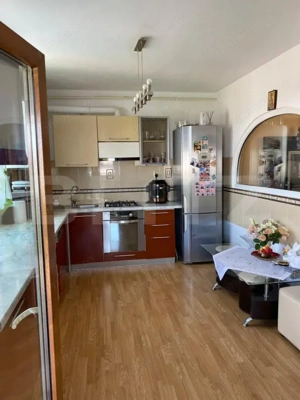 Apartament de vanzare, 4 camere, cu parcare inclusa, Zona de Jos - imagine 13