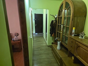 Vand apart 3 camere etaj1 micalaca300  pers fizica - imagine 9