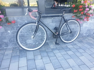 Vand doua biciclete retro 