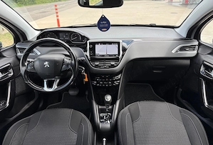 Peugeot 208 1.2 L PureTech Turbo S&S EAT6 Allure - imagine 6
