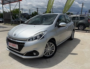 Peugeot 208 1.2 L PureTech Turbo S&S EAT6 Allure - imagine 3
