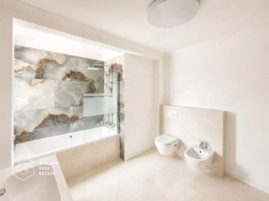 Apartament premium, zona Subcetate, 3 camere, 2 bai, loc parcare, sala, piscina - imagine 8