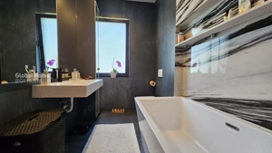 Vilă modernă 4 camere | 190MP | Teren 330MP | Piscină privată & vedere către lac - imagine 15