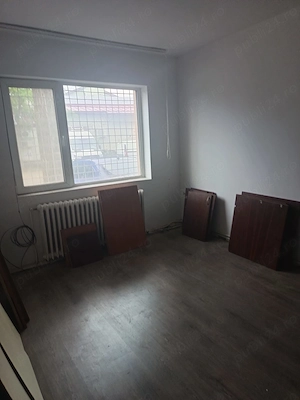 De închiriat: Hală producție  depozitare  281 mp (Zona Socola - Poitiers),la 5 euro  mp  - imagine 6