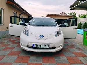 Nissan leaf electric 