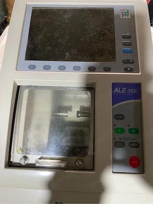 Masina de slefuit lentile Topcon ALE-5100 (Made in Japan) - Pietre NOI   Unitate Individuala