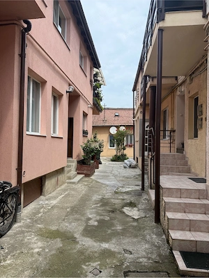 PROPRIETAR   Apartament 1 cameră la curte | Zonă de TOP (Str. Paris   Porumbeilor) | Potențial ETAJA - imagine 2