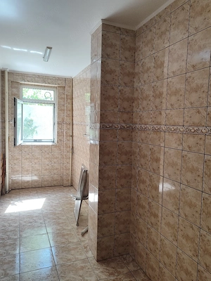 particular vând apartament cu doua camere  - imagine 5