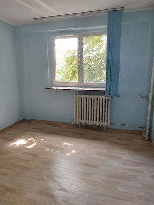 particular vând apartament cu doua camere  - imagine 3