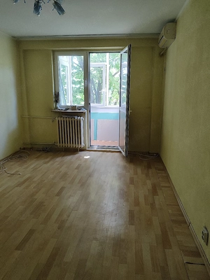 particular vând apartament cu doua camere  - imagine 4
