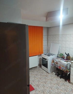 Vand apartament 2 camere - imagine 4
