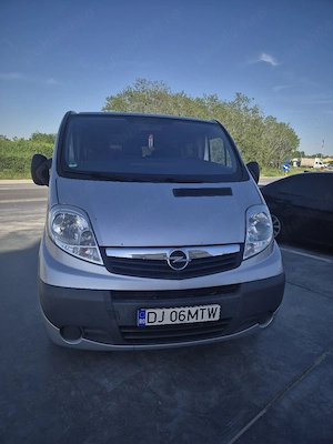 opel vivaro 8+1 locuri