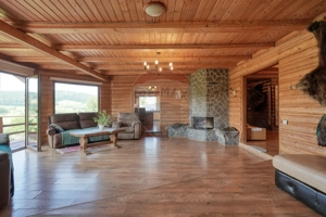 Casă din buștean rotund | 3.735 mp teren | La 30 km de Brașov - imagine 4