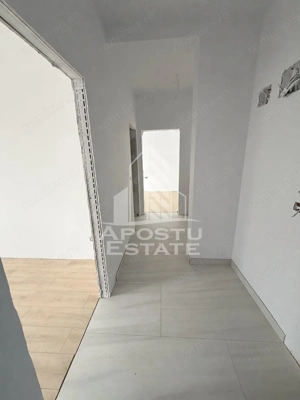Apartament cu 2 camere, etaj 2, decomandat, zona Planetelor - imagine 2