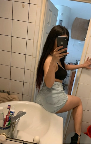 alexia deplasarii 19 ani party 