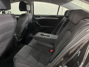 Volkswagen Passat - imagine 11