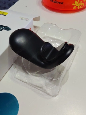 Suport telefon magnetic cu prindere în grilă