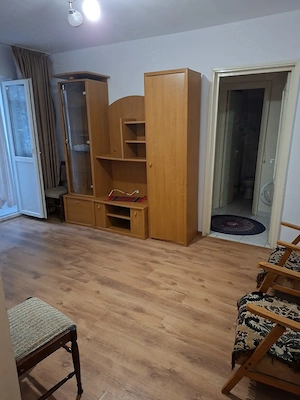 Inchiriez apartament 2 camere semidecomandat