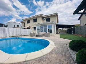 Duplex cu piscina- 4 camere si 2 bai - zona foarte buna- Mosnita Noua