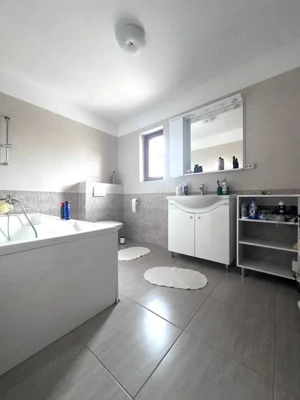 Duplex cu piscina- 4 camere si 2 bai - zona excelenta- Mosnita Noua - imagine 13