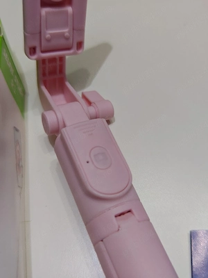 Selfie stick roz cu buton bluetooth