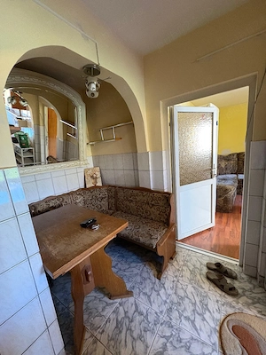 Vand apartament cu 2 camere semidecomandat  - imagine 10