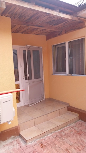 REDUCERE DE PRET!...vand casa in Navodari  - imagine 3