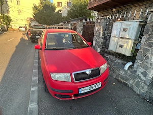 Vand URGENT Skoda Fabia ,1.2 benzina , an 2006 , km 77000 reali ,1300 euro negociabil  - imagine 3