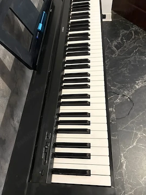 Pian digital Yamaha P45