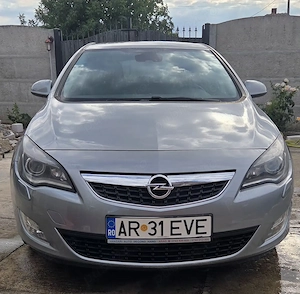 Opel astra j 2010 - imagine 2