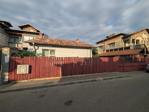 Casă de vânzare, 4 camere, aproape de hale