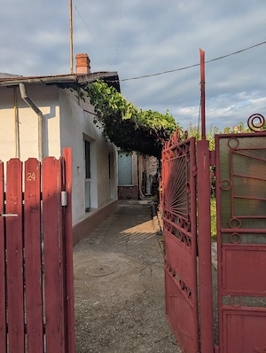 Casă de vânzare, 4 camere, aproape de hale