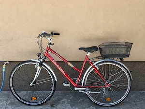 Bicicletă de damă cu coș - R28