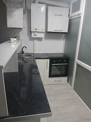 Închiriez apartament regim hotelier ultracentral - imagine 3