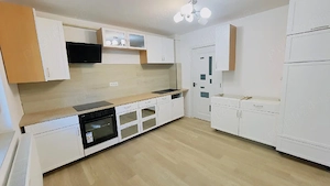 Vand Apart 2 Cam ,Et 2 ,Dec ,favorit ,Renovat ,68.900  Euro neg  - imagine 3
