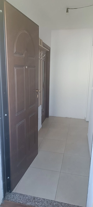Închiriez apartament la casa cu intrare separat