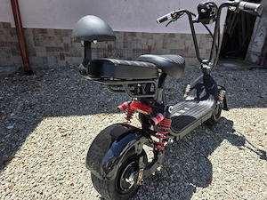 Vând scuter electric viteza 50km oră este nou utilizat doar 5km. Stare foarte bună. Preț 2000 lei!