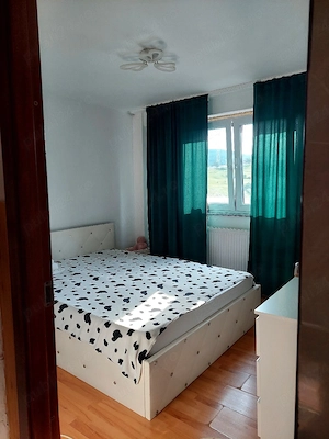 vand apartament semidecomandat etaj 46000 de mi euro