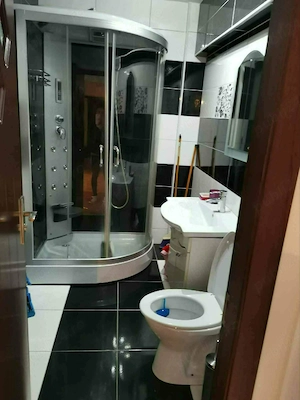 închiriez apartament cu doua camere  - imagine 3