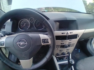 dezmembrez opel astra in două usi - imagine 2