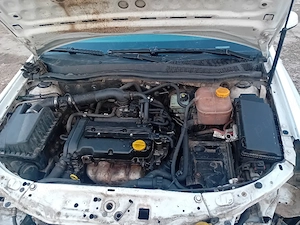 dezmembrez opel astra in două usi - imagine 4