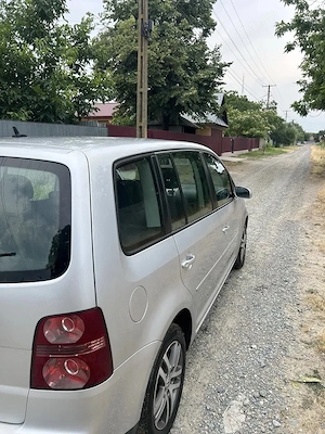 Volkswagen Touran - imagine 5