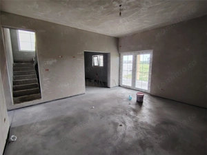 Duplex despartit prin C.T. - dormitor la parter - 3 bai - zona excelenta - imagine 4