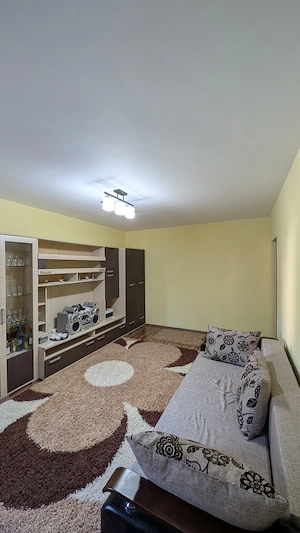Vand apartament cu 3 camere decomandate aproape de piata mica - imagine 8