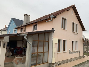 Casa cu etaj, 240 mp, an 2008,gradina 1000 mp. - Chisineu-Cris - imagine 2