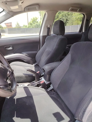 Vând Mitubisi outlander motor 2.0 dizel 150 cp anul 2008 4x4  - imagine 2