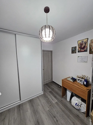 Apartament 3 camere, 68 mp, etaj 4 cu panoramă deosebită, Trivale Complex 2, complet renovat 102.000 - imagine 7